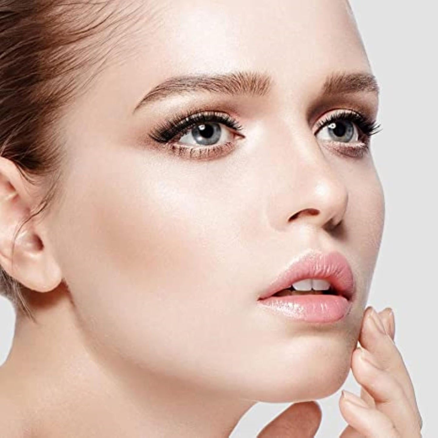 KISS Looks So Natural False Eyelashes Multipack, Lightweight & Comfortable, Tapered End Technology, Reusable, Cruelty-Free, Contact Lens Friendly, Style 'Shy', 5 Pairs Fake Eyelashes