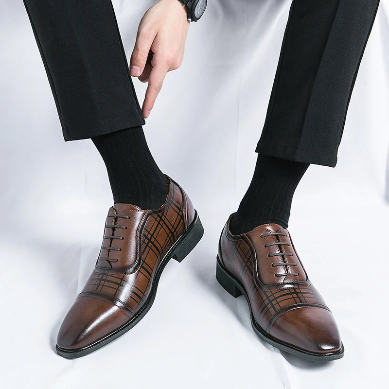 Hot Selling Men's Genuine Leather Shoes in Europe America Pointed Dress Shoes Groom's Wedding Shoes Men's Lace Up Suit Shoes