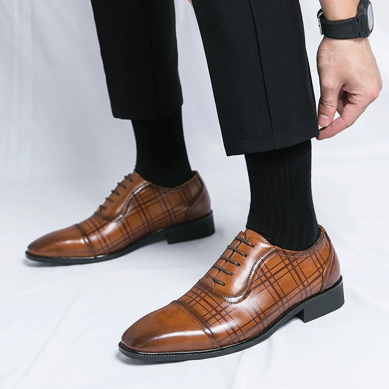 Hot Selling Men's Genuine Leather Shoes in Europe America Pointed Dress Shoes Groom's Wedding Shoes Men's Lace Up Suit Shoes