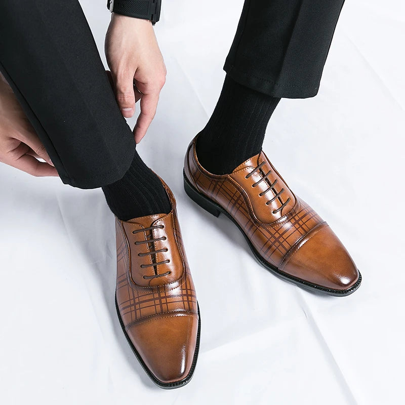 Hot Selling Men's Genuine Leather Shoes in Europe America Pointed Dress Shoes Groom's Wedding Shoes Men's Lace Up Suit Shoes