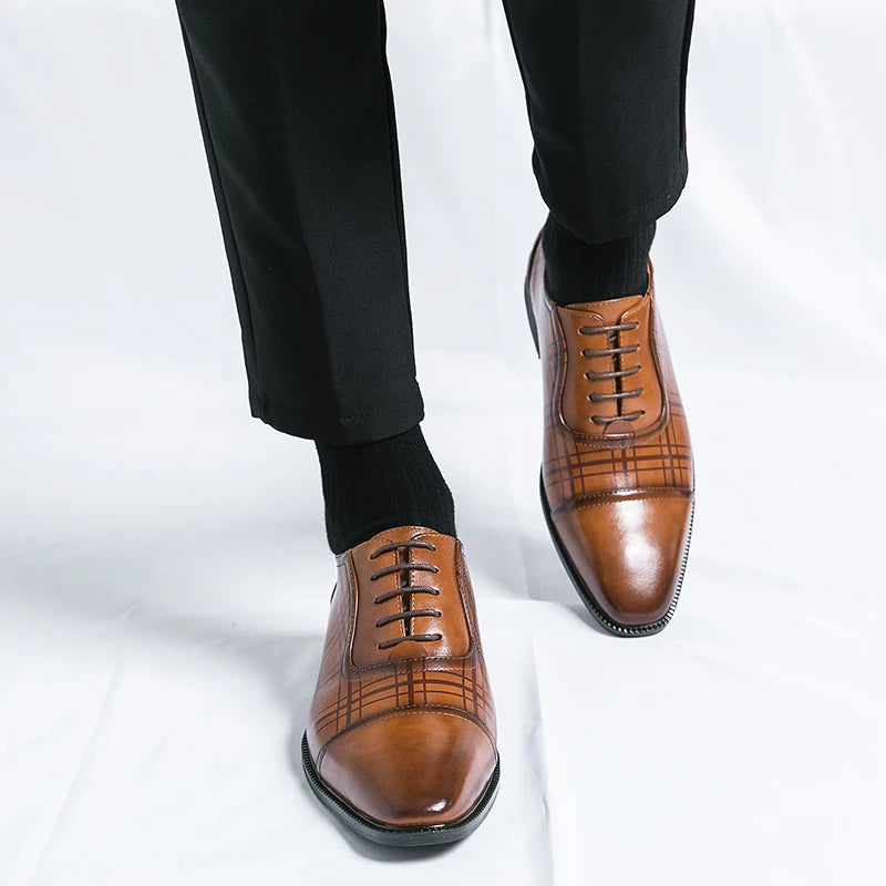 Hot Selling Men's Genuine Leather Shoes in Europe America Pointed Dress Shoes Groom's Wedding Shoes Men's Lace Up Suit Shoes