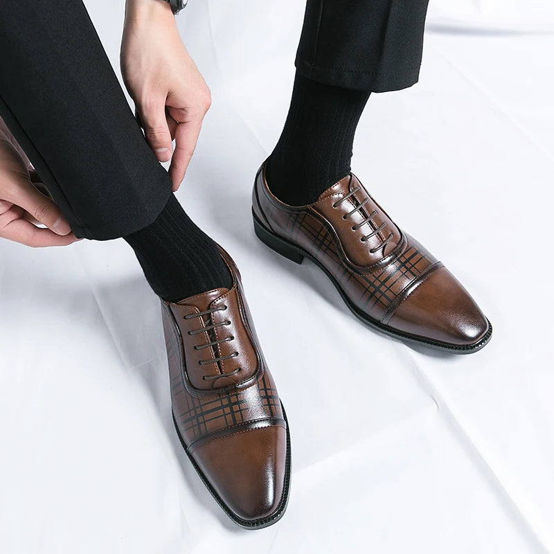 Hot Selling Men's Genuine Leather Shoes in Europe America Pointed Dress Shoes Groom's Wedding Shoes Men's Lace Up Suit Shoes