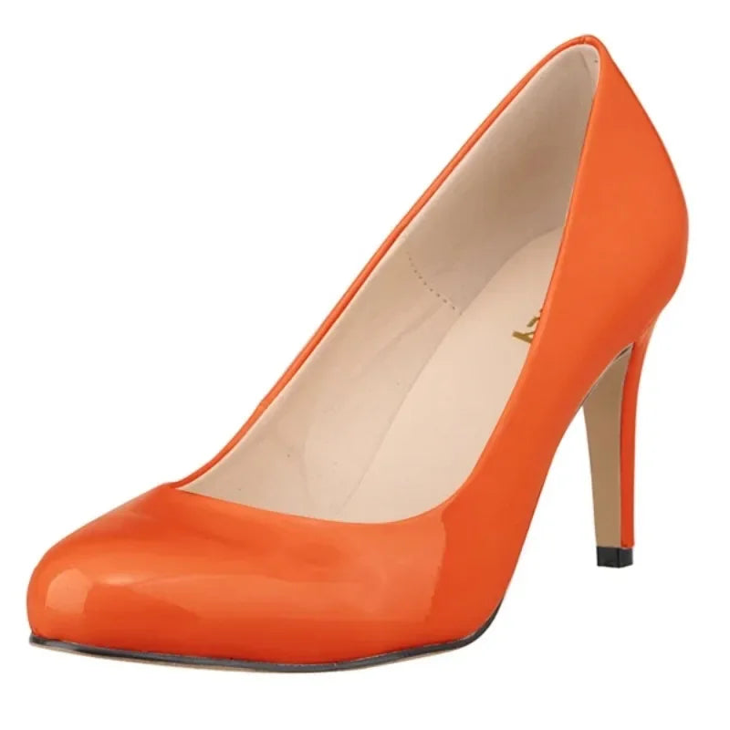 Classic Women’s Pumps: Elegant Mid-Heel Shoes with Round Toes.