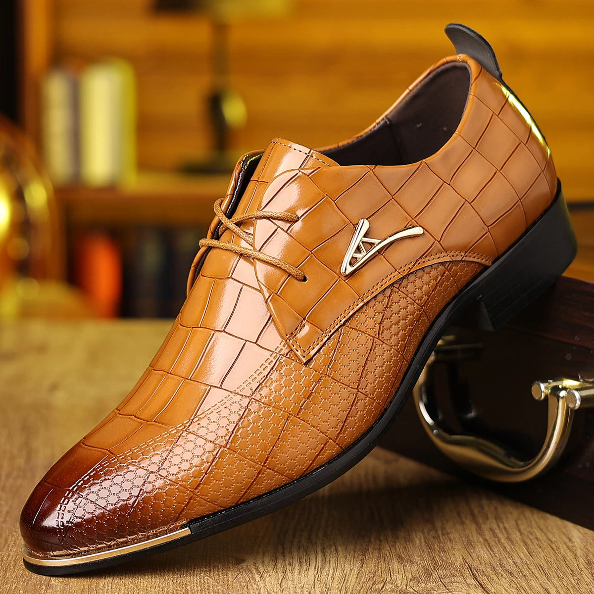 Men's Dress Shoes Lace-Up Brogue Shoes Classic Patent Leather Oxfords Pointed Wedding Shoes Business Office Men Formal Shoe 2025