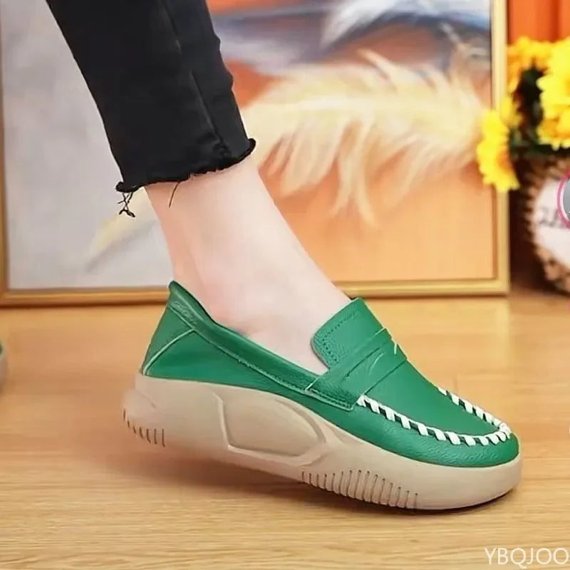 Women's Thick-Soled Casual Shoes: Comfortable, Versatile Flat Sneakers for Daily Commuting (Spring/Autumn Collection)