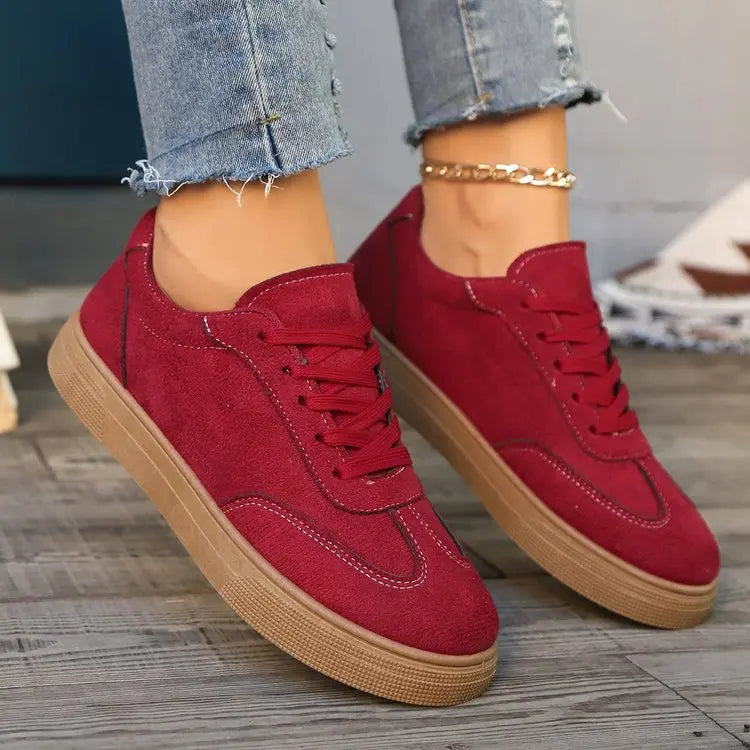 The Retro Canvas Women's Flat Sneaker – Fashion-Forward Breathable Design, Classic Round-Toe Silhouette, and Engineered Comfort for Spring and Autumn Wear in Vibrant Red