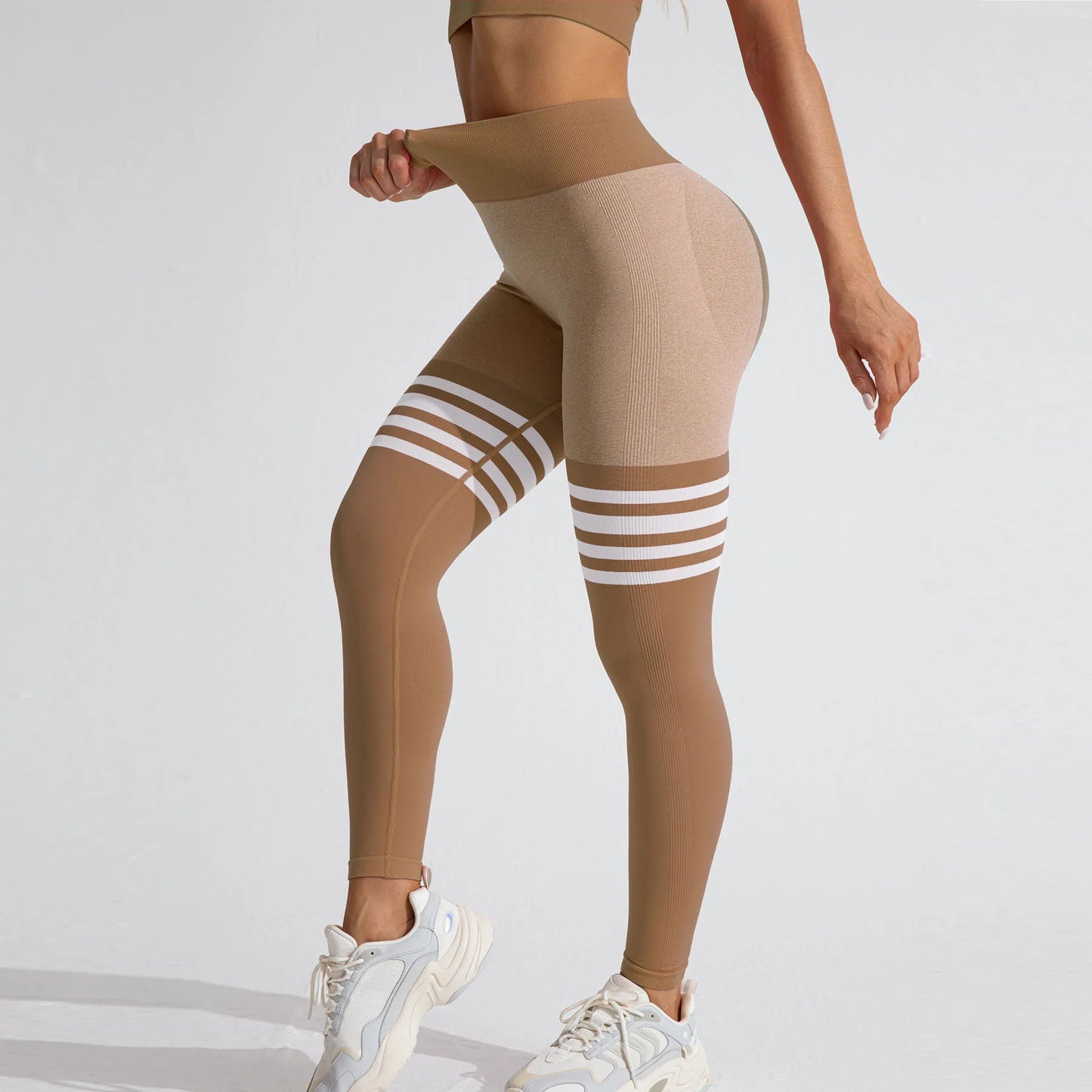 V Back Athletic Leggings with Scrunch Front