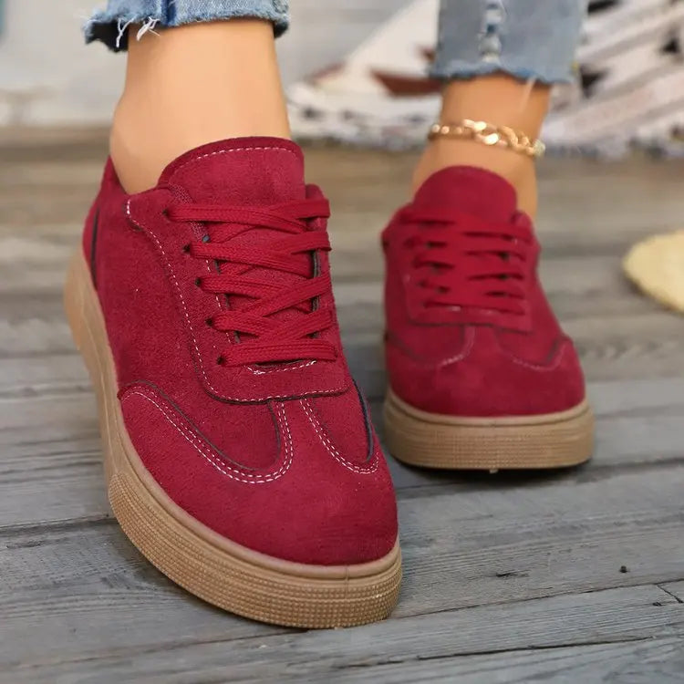 The Retro Canvas Women's Flat Sneaker – Fashion-Forward Breathable Design, Classic Round-Toe Silhouette, and Engineered Comfort for Spring and Autumn Wear in Vibrant Red