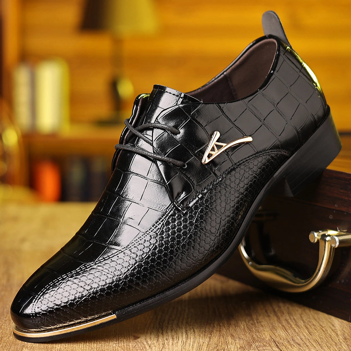 Men's Dress Shoes Lace-Up Brogue Shoes Classic Patent Leather Oxfords Pointed Wedding Shoes Business Office Men Formal Shoe 2025