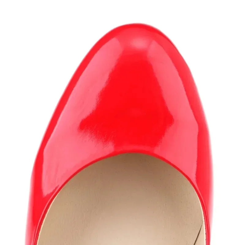 Classic Women’s Pumps: Elegant Mid-Heel Shoes with Round Toes.