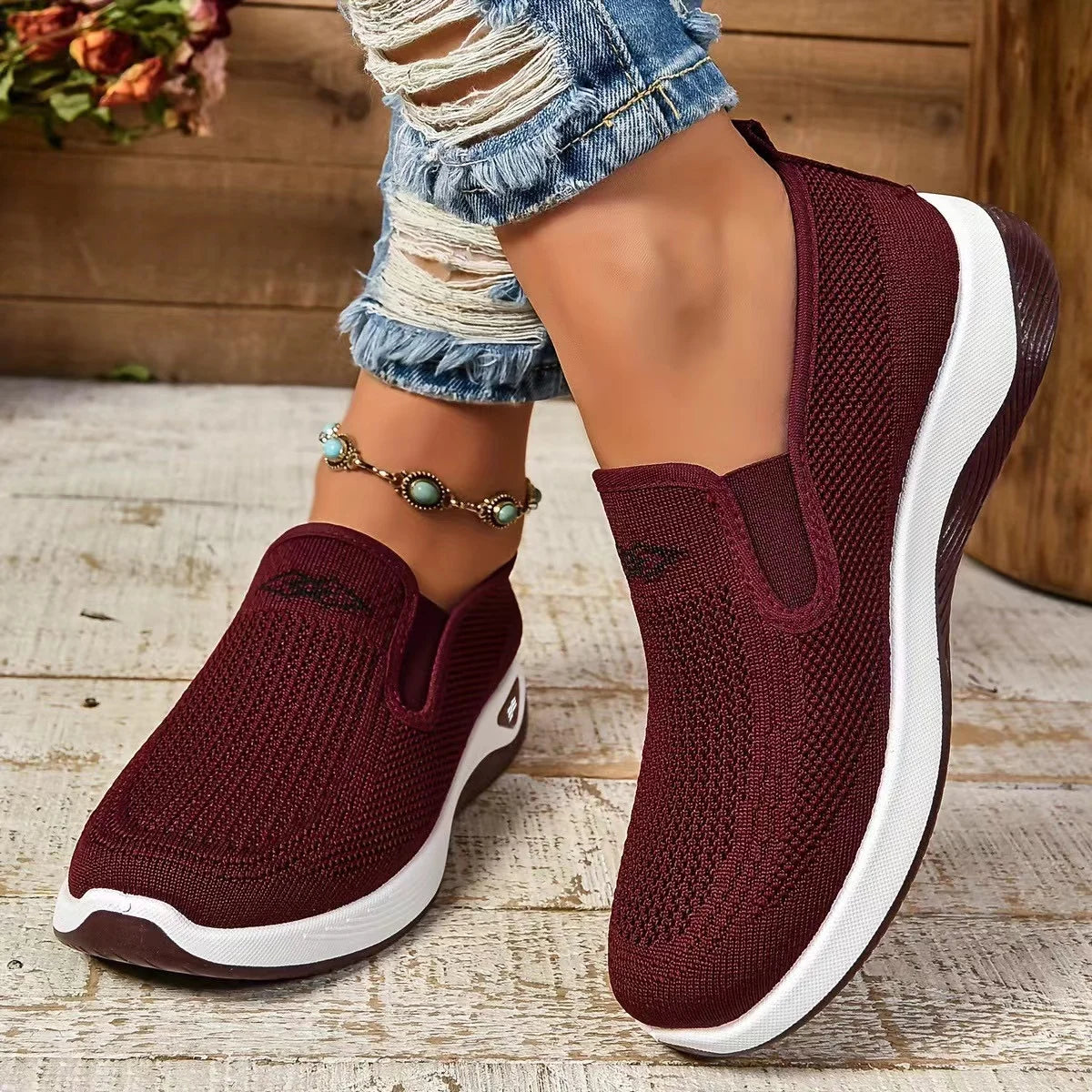 Women's Lightweight Casual Breathable Mesh Walking Shoes for All-Day Comfort.
