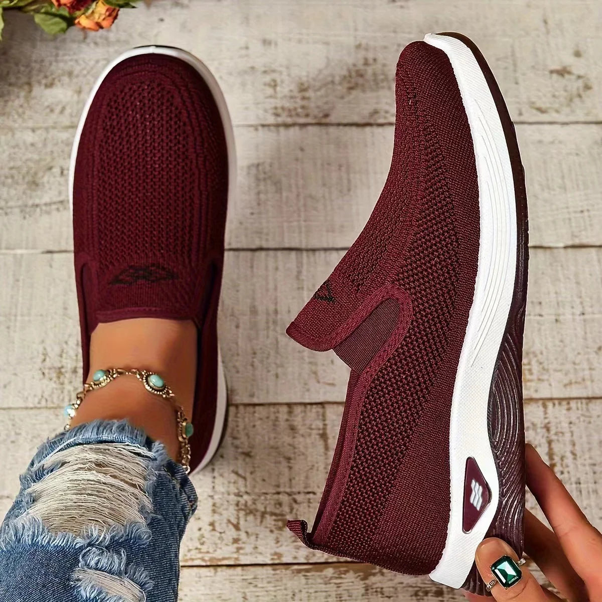 Women's Lightweight Casual Breathable Mesh Walking Shoes for All-Day Comfort.