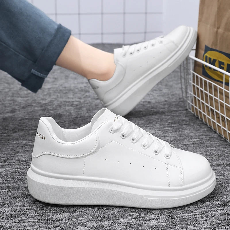 Classic Unisex Platform Sneakers – Premium Soft-Sole Construction, Timeless Black and White Aesthetic, and Maximum Comfort for Daily Casual Wear and Walking