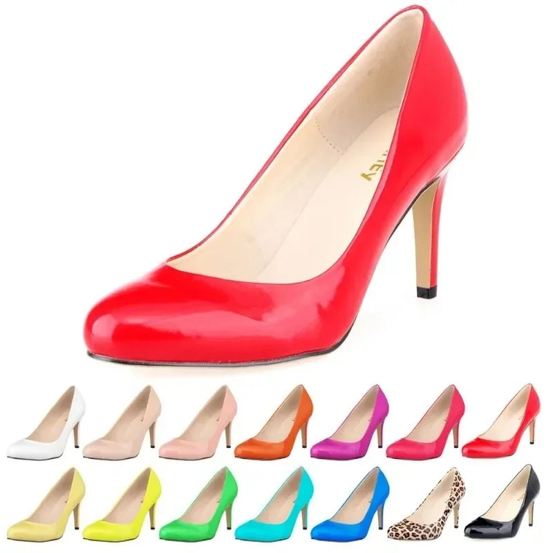 Classic Women’s Pumps: Elegant Mid-Heel Shoes with Round Toes.