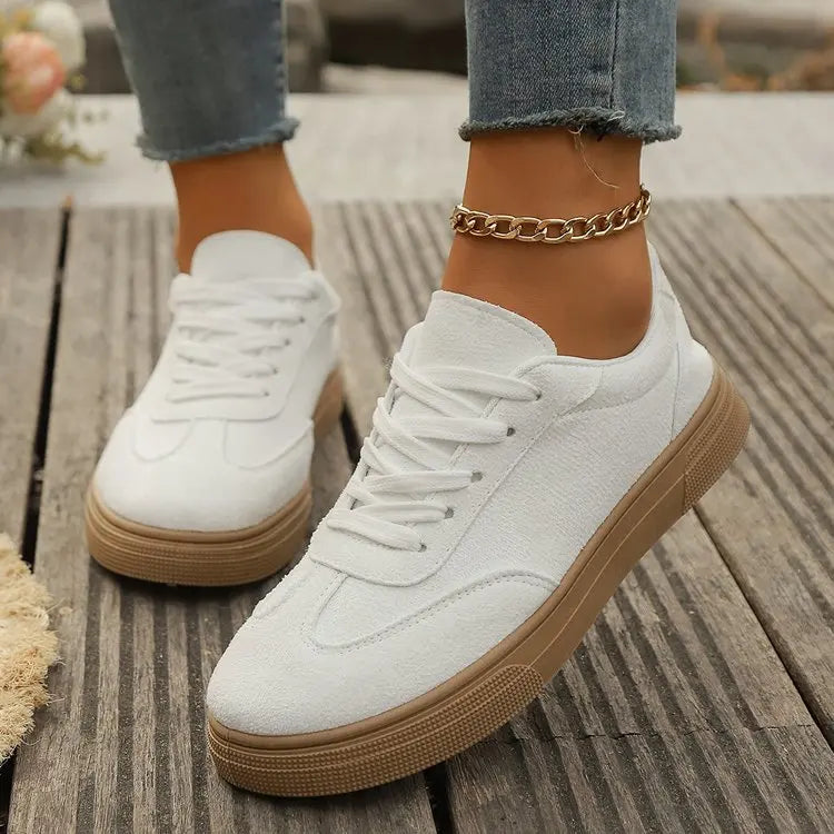 The Retro Canvas Women's Flat Sneaker – Fashion-Forward Breathable Design, Classic Round-Toe Silhouette, and Engineered Comfort for Spring and Autumn Wear in Vibrant Red