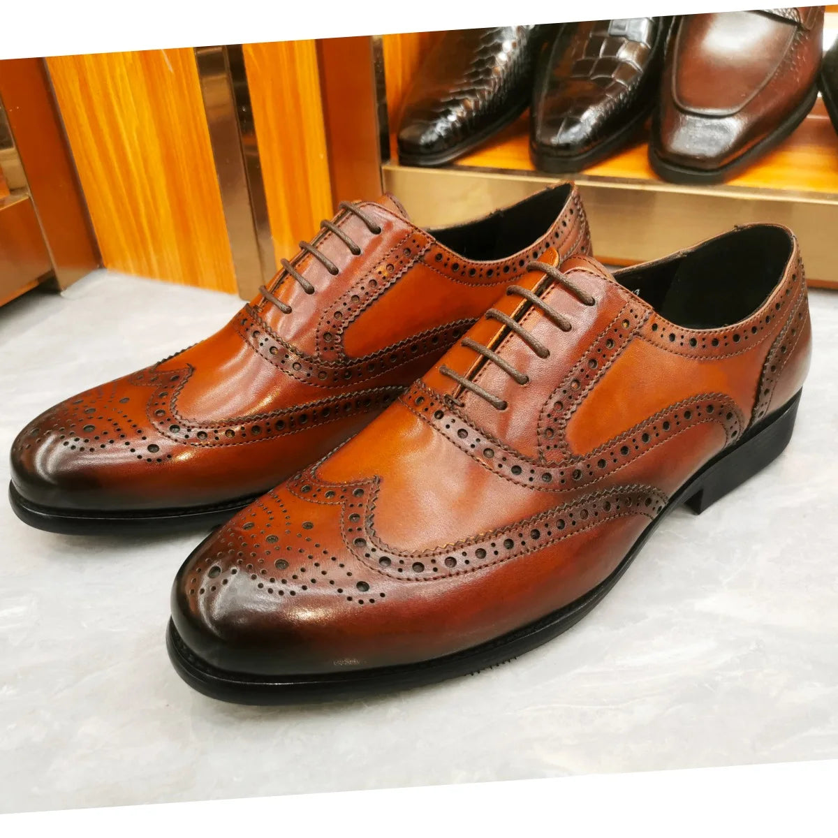 Luxury Men's Dress Shoes Genuine Leather Brogue Wingtip Toe Oxford Black Brown Lace-Up Business Wedding Formal Men Shoes